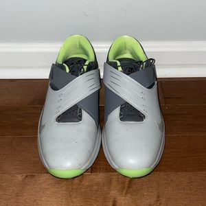 Nike TW 17 Mens golf shoes. Size 10.